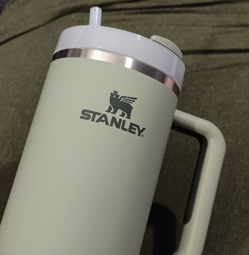 STANLEY 40oz Tumbler w/ Damages